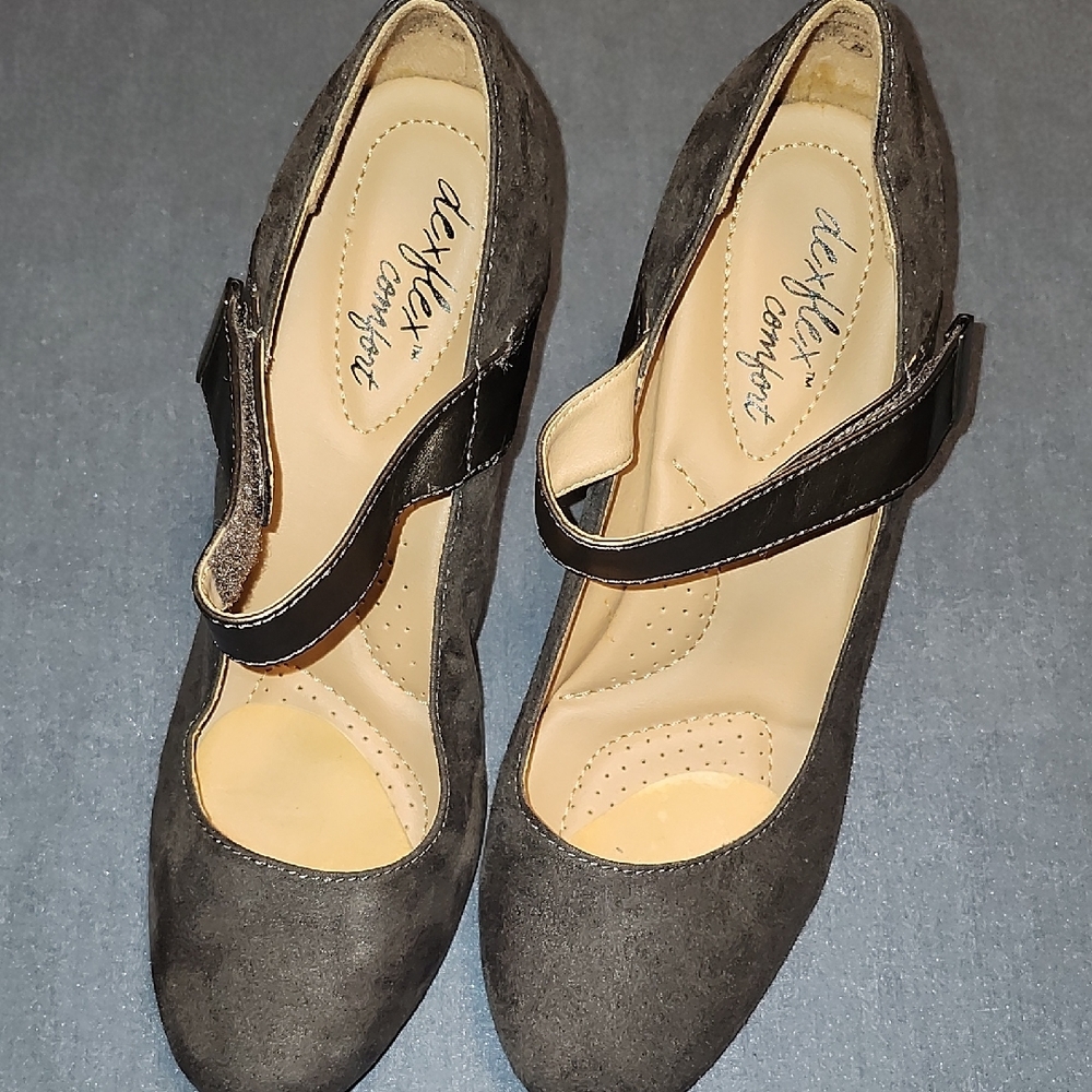 ⭐ Delux Comfort Block Heel Shoes Neutral Gray Tan Size 8